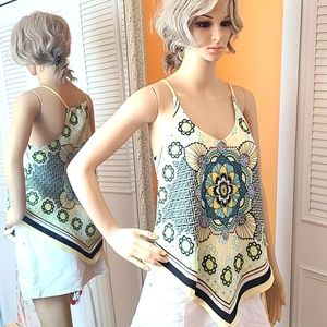 Super cute✨Heartsoul Handkerchief Hem Tank Size S